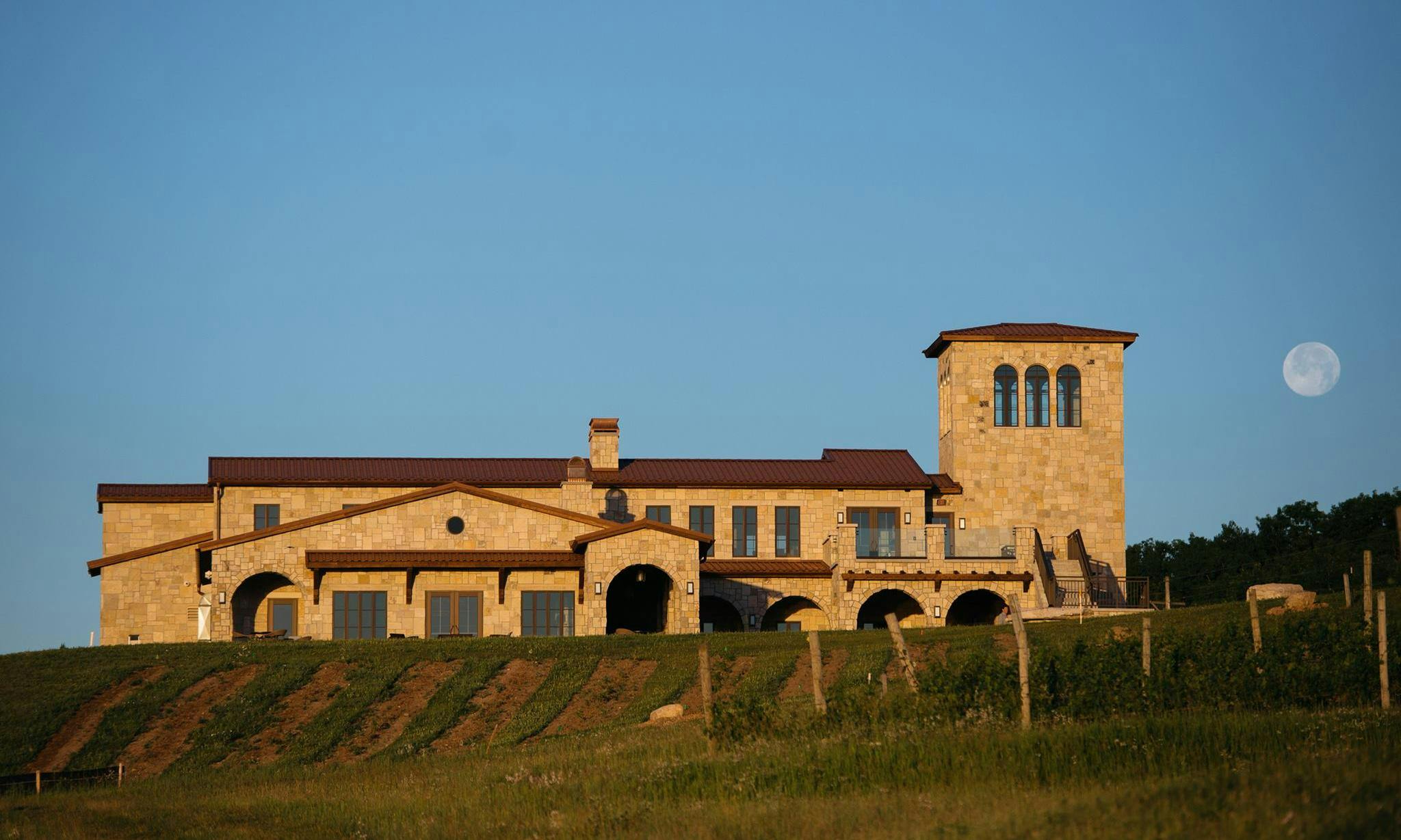 Mari Vineyards