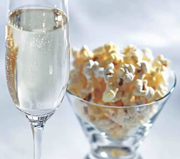 tableware, stemware, alcoholic drink, drinkware, barware, champagne glass