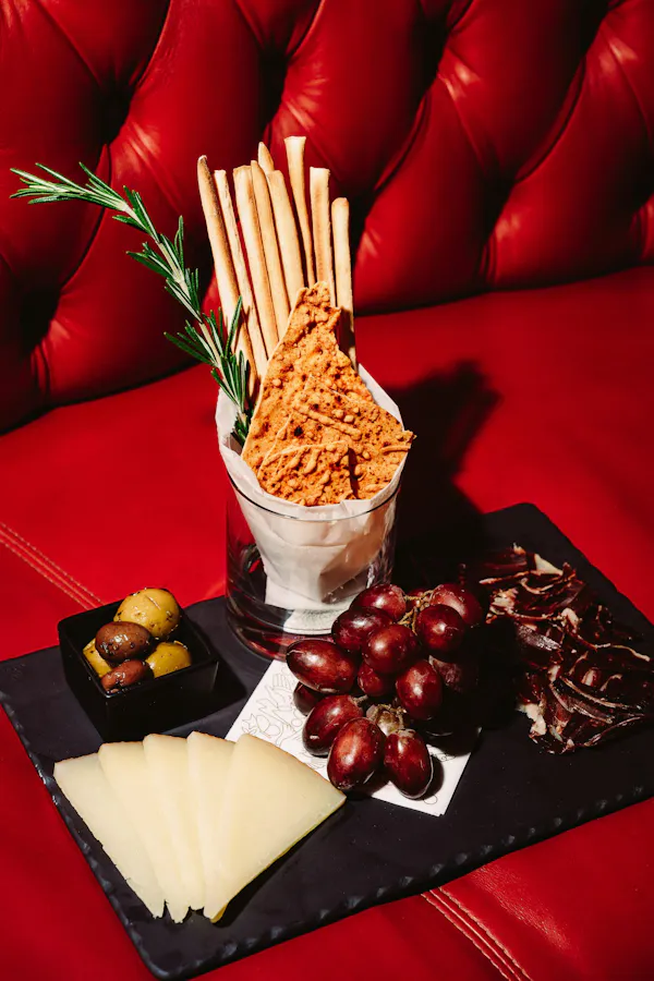food, tableware, ingredient, finger food, serveware, dishware