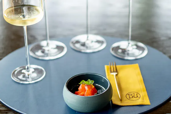 tableware, stemware, drinkware, serveware, wine glass, barware