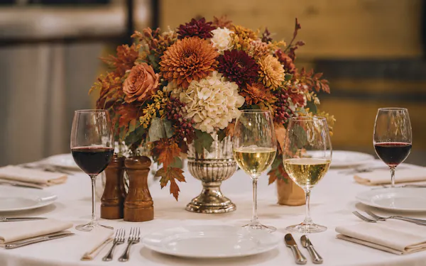 tableware, stemware, flower bouquet, table, drinkware, floristry