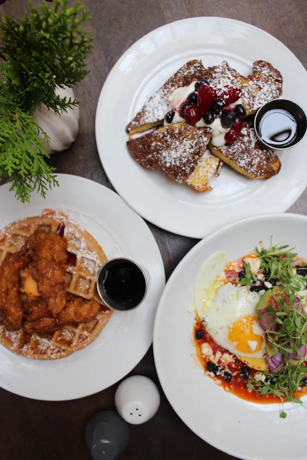 food, tableware, ingredient, dishware, breakfast, plate