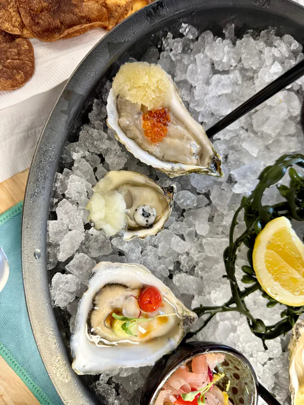 food, tableware, oyster, ingredient, seafood, lemon