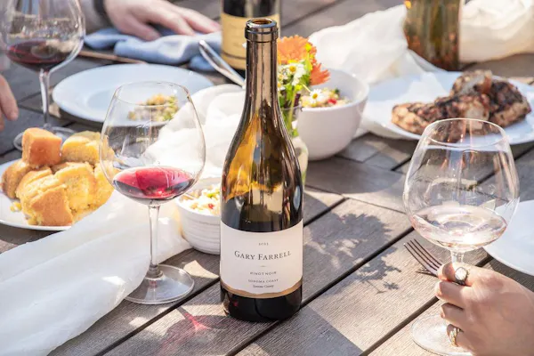 tableware, drinkware, stemware, alcoholic drink, bottle, wine glass
