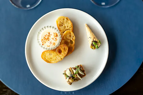 food, tableware, ingredient, dishware, serveware, plate