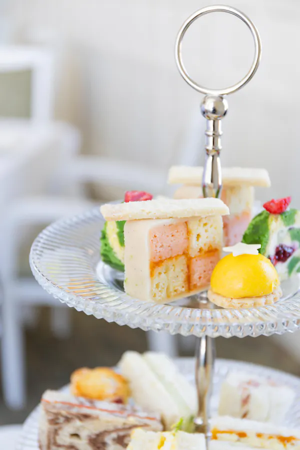food, tableware, cake, dessert, serveware, finger food