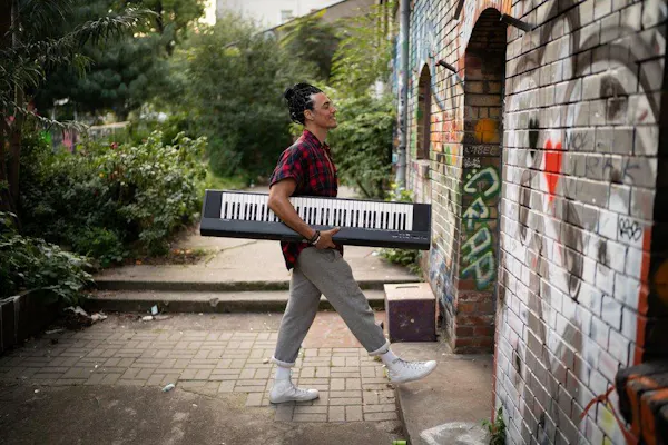 musical instrument, keyboard, musician, piano, keyboard player, musical keyboard