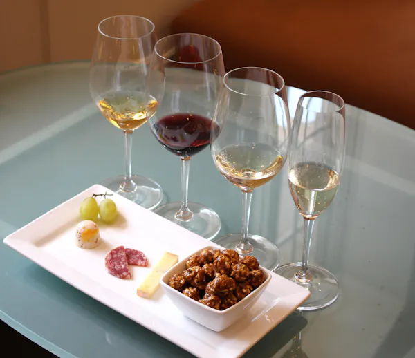 stemware, food, tableware, drinkware, wine glass, barware
