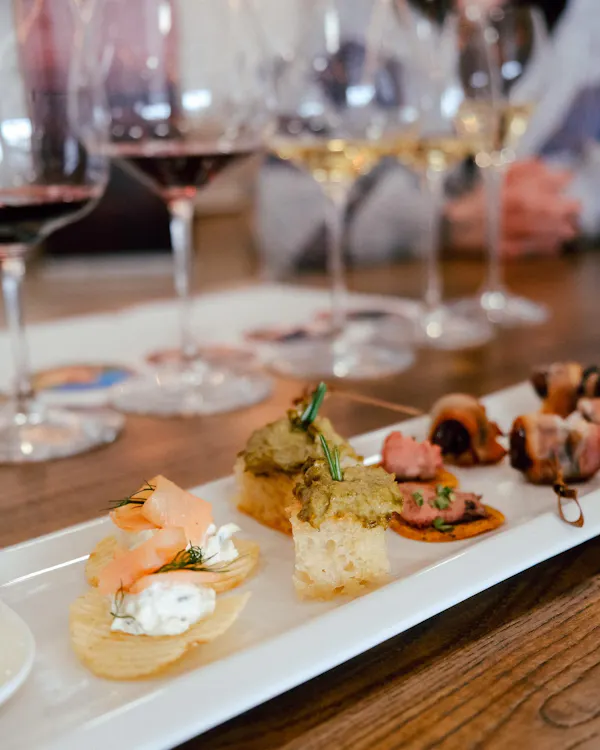 food, tableware, ingredient, finger food, stemware, serveware