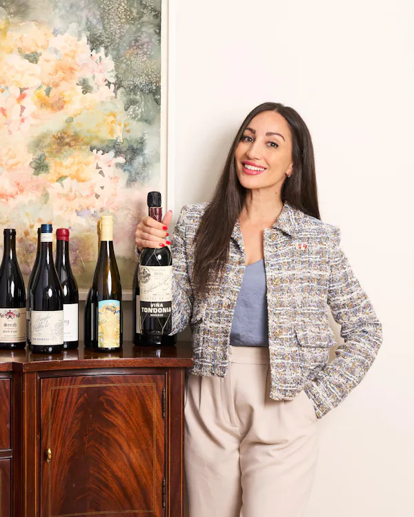 smile, alcoholic drink, wine, day dress