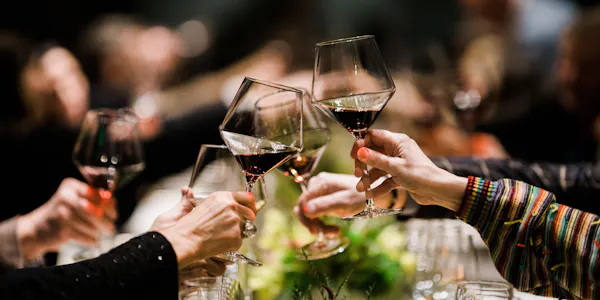 stemware, drinkware, tableware, wine glass, alcoholic drink, event
