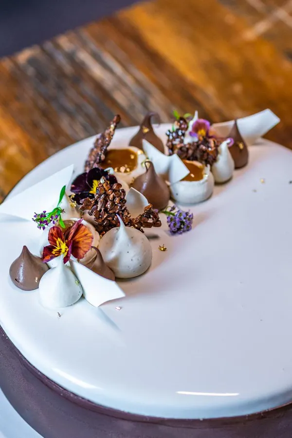 food, ingredient, dessert, culinary arts, cake, icing