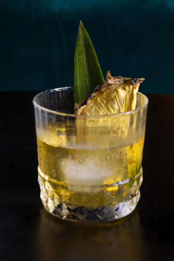 alcoholic drink, liquor, liquid, classic cocktail, cocktail, old fashioned glass