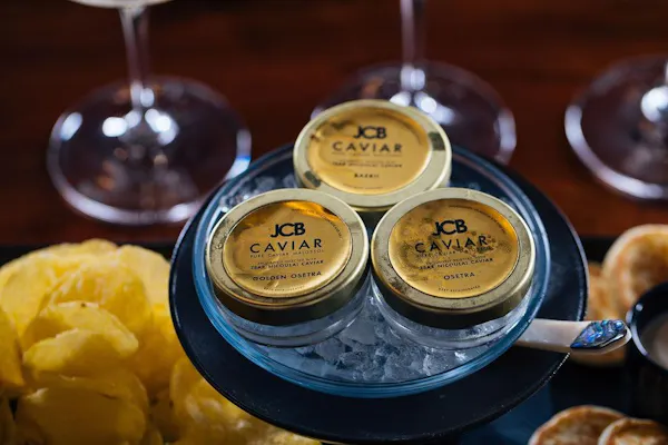 food, tableware, ingredient, serveware, finger food, stemware
