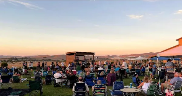 furniture, leisure, recreation, crowd, fun, chair