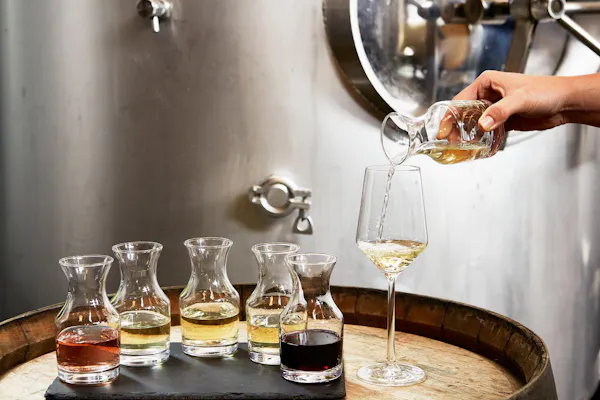 tableware, bottle, liquid, stemware, drinkware, solution