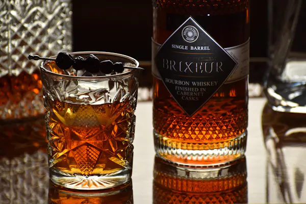 alcoholic drink, alcohol, liquor, liquid, barware, bottle