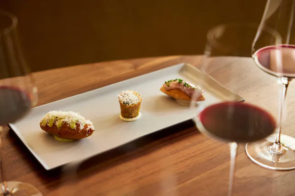 food, tableware, ingredient, serveware, stemware, finger food