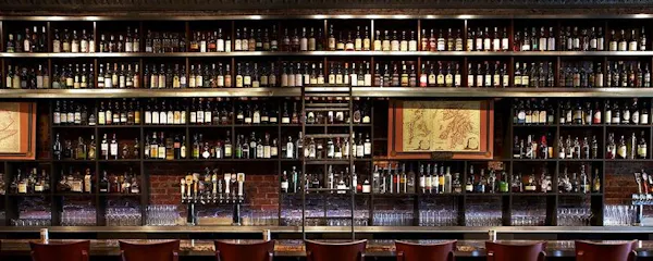 bar, drinking establishment, alcohol, distilled beverage, building, liquor store