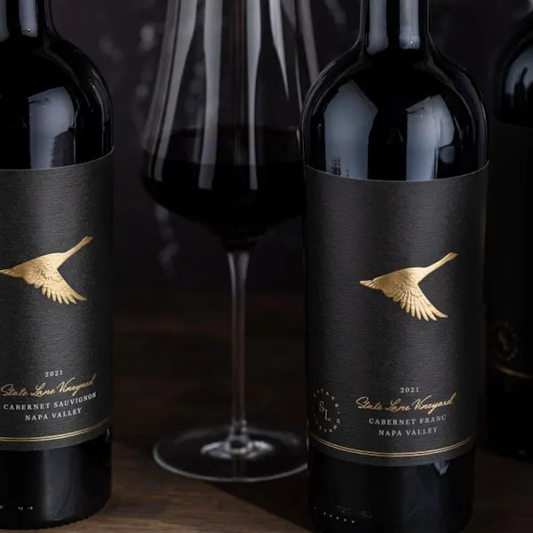 bottle, bird, alcoholic drink, glass bottle, wine bottle, wine