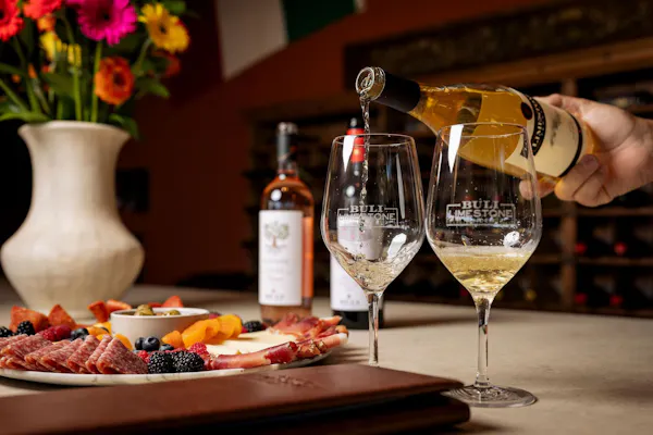stemware, tableware, drinkware, wine glass, alcoholic drink, alcohol