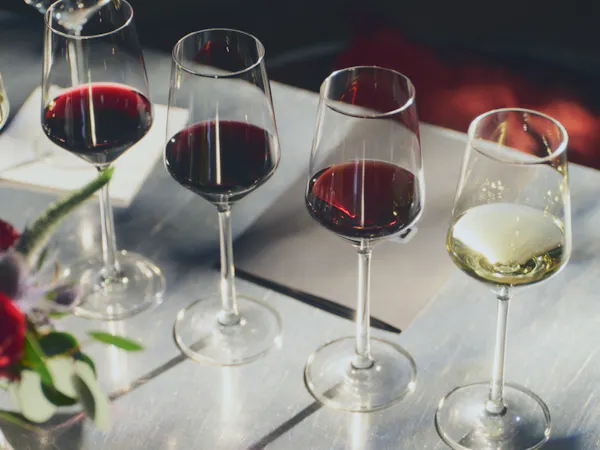 stemware, tableware, drinkware, wine glass, barware, alcoholic drink