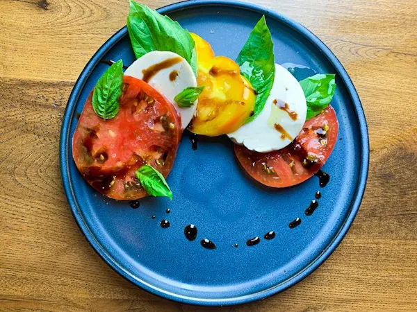food, ingredient, vegetable, tableware, produce, tomato