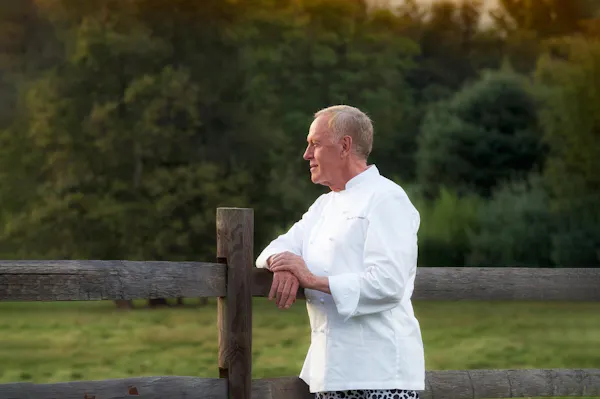 neck, collar, ear, chef, cook, wrinkle