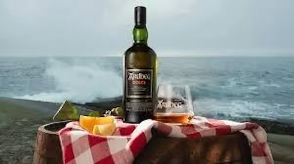 bottle, alcoholic drink, alcohol, liquor, glass bottle, liquid