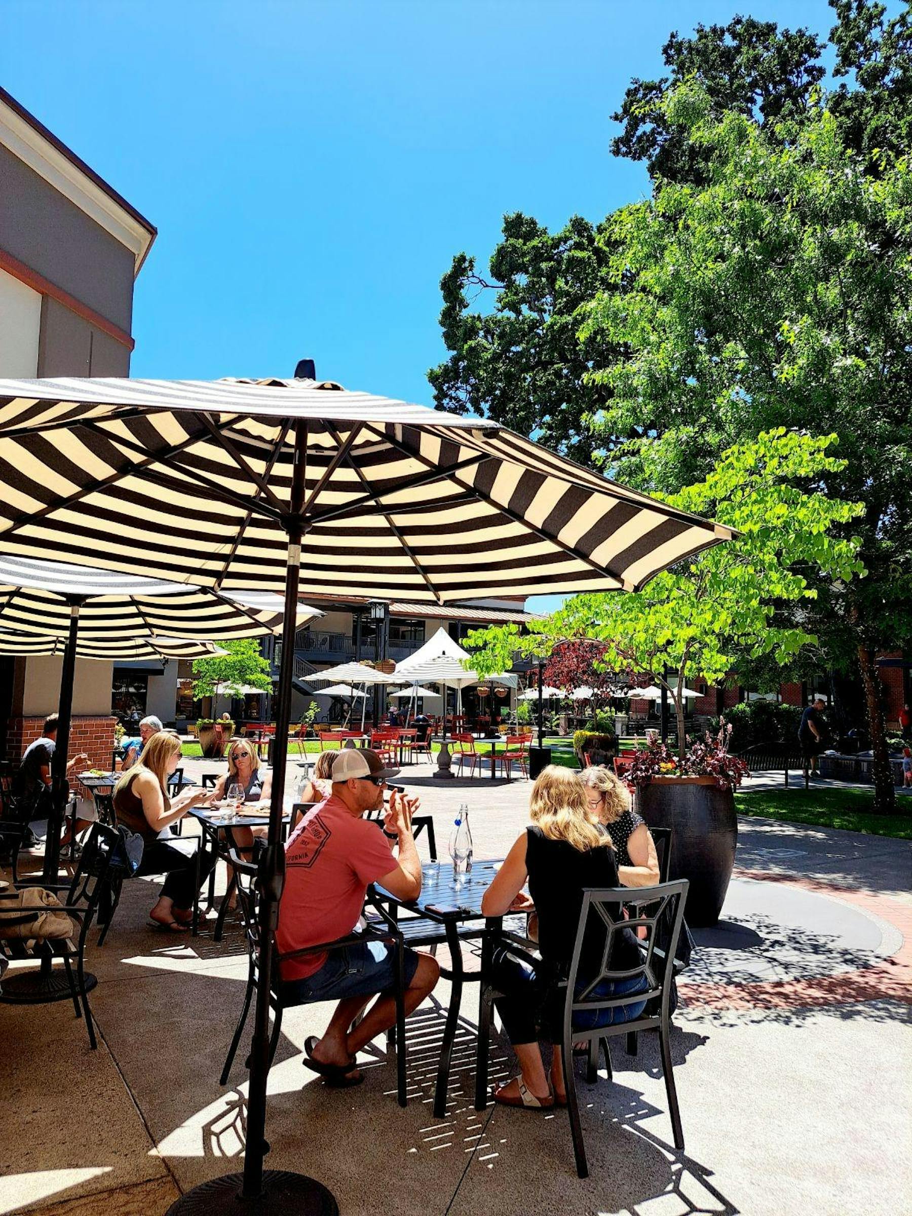 Elizabeth's Dine Inside Eugene, OR Tock