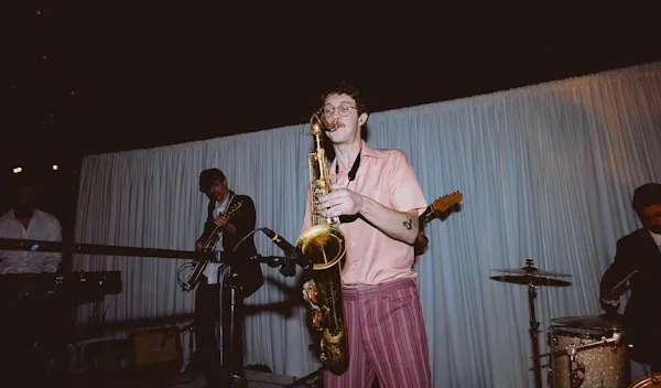 musical instrument, saxophone, reed instrument, saxophonist, brass instrument, music