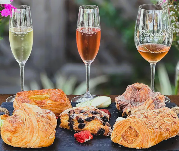 food, tableware, drinkware, ingredient, finger food, alcoholic drink