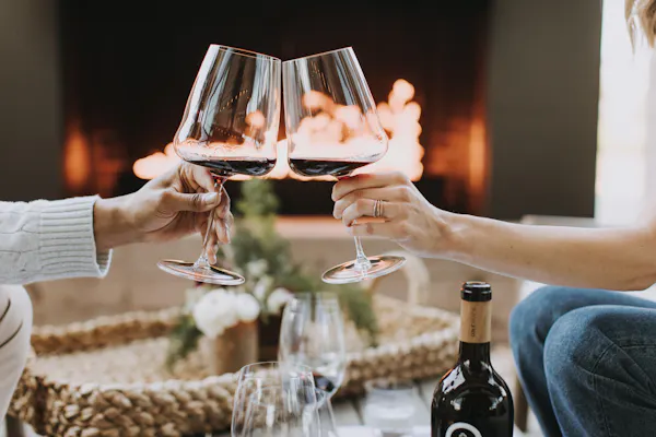 stemware, tableware, drinkware, wine glass, alcoholic drink, barware