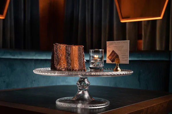cake, tableware, food, serveware, dessert, ingredient