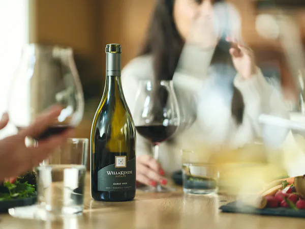 bottle, drinkware, stemware, tableware, barware, table