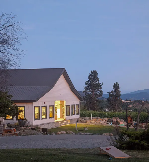 home, cottage, farmhouse, estate, siding, driveway