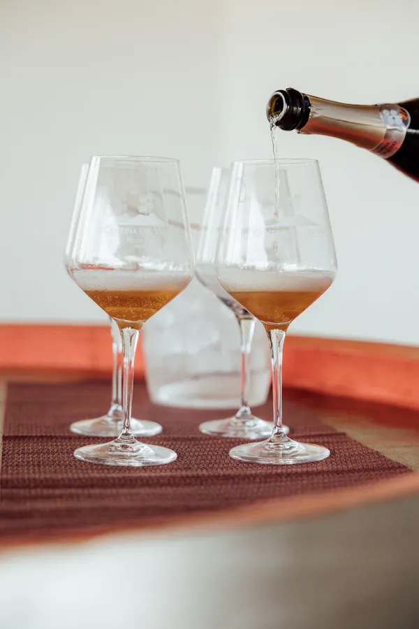 tableware, drinkware, stemware, bottle, barware, liquid