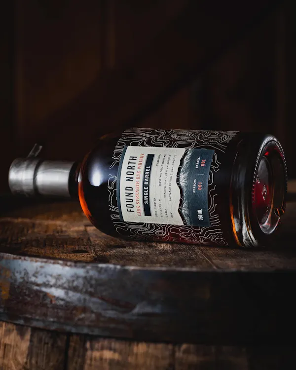 bottle, alcoholic drink, alcohol, liquor, liquid, glass bottle