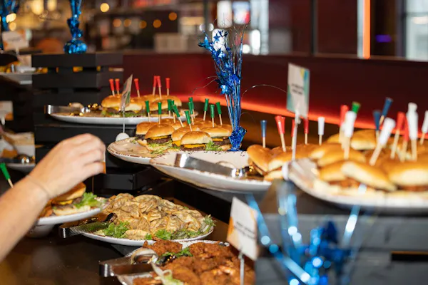 food, tableware, finger food, ingredient, sandwich, comfort food