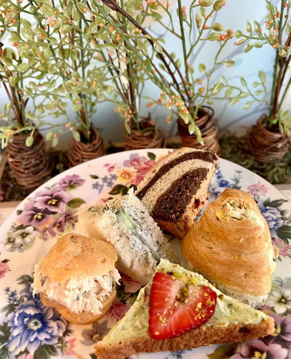 food, tableware, ingredient, bread, finger food, dessert