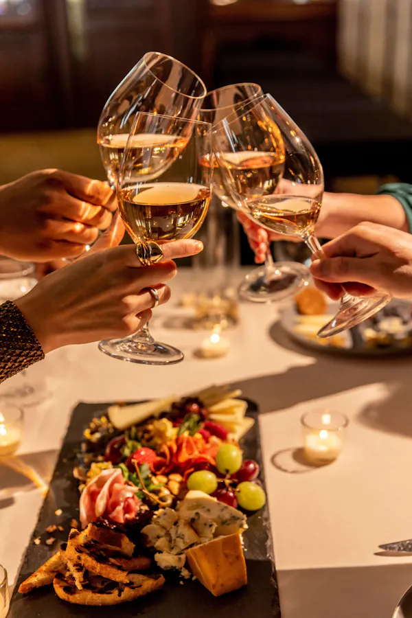 stemware, food, tableware, drinkware, wine glass, barware