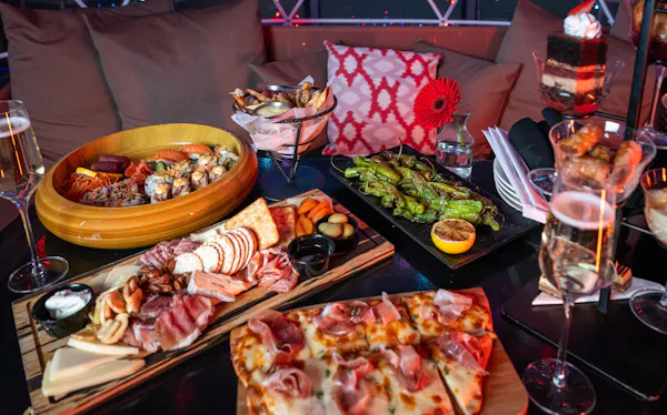 food, tableware, ingredient, drinkware, finger food, dishware