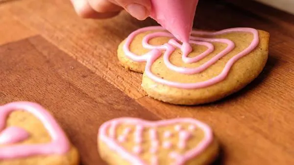 food, ingredient, heart, finger food, dessert, biscuit