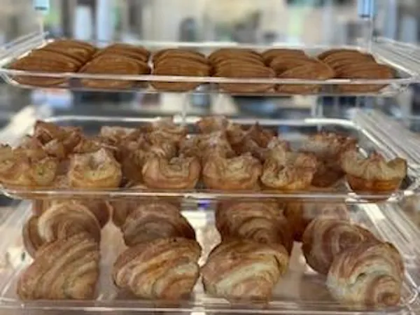 food, ingredient, recipe, sticky bun, baked goods, cake