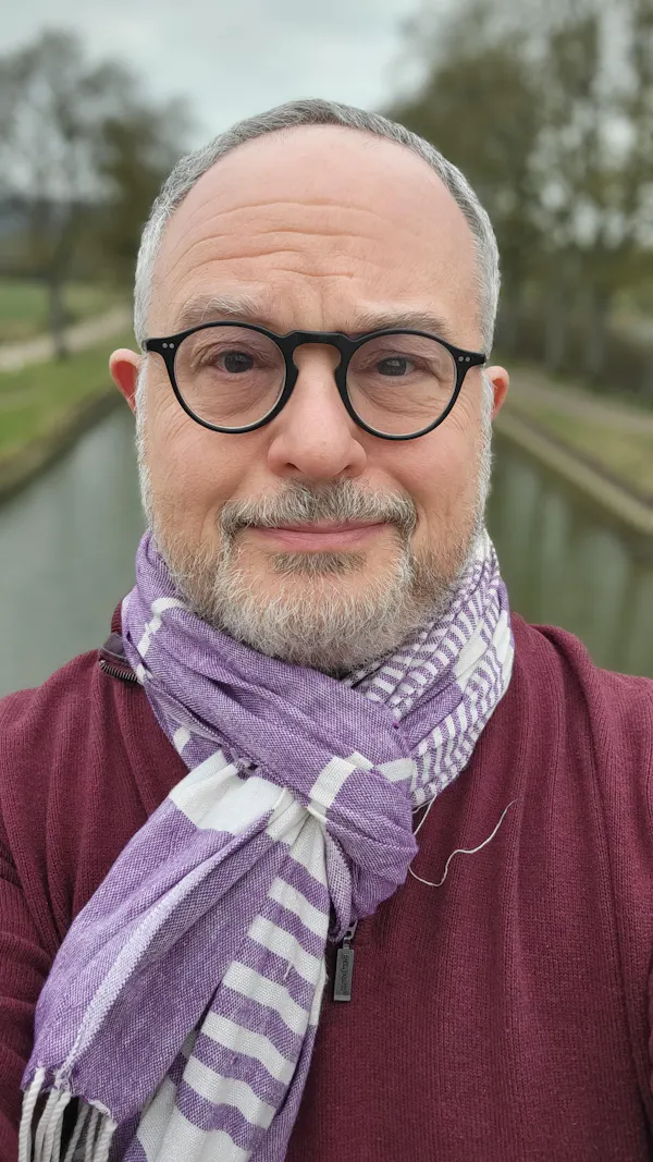 eyewear, chin, glasses, vision care, eyebrow, sleeve