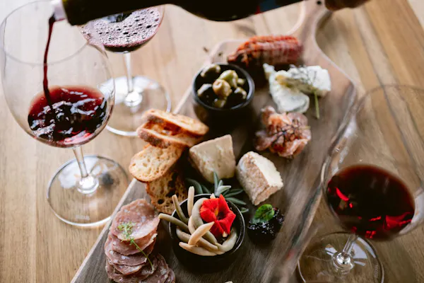 food, tableware, stemware, alcoholic drink, ingredient, wine glass