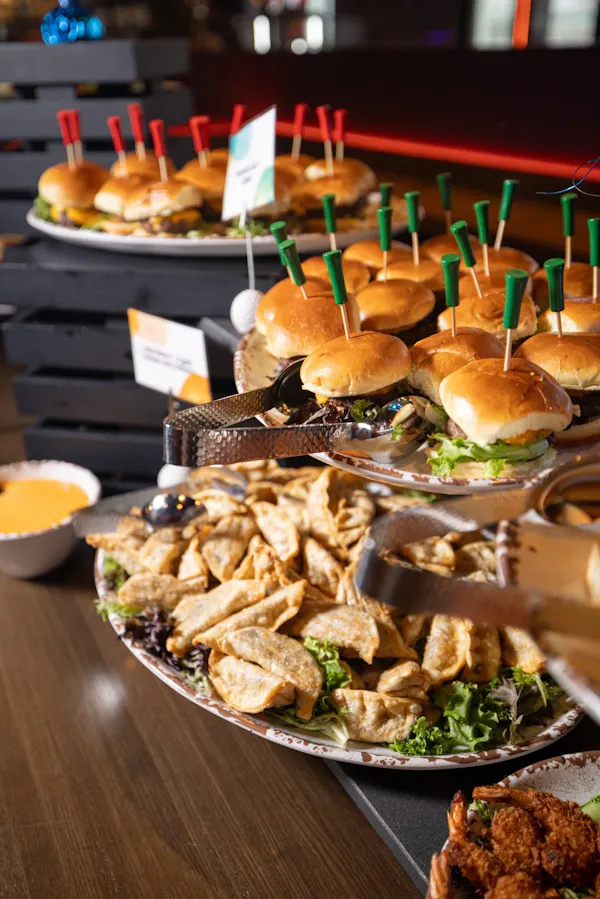 food, finger food, tableware, ingredient, sandwich, fast food