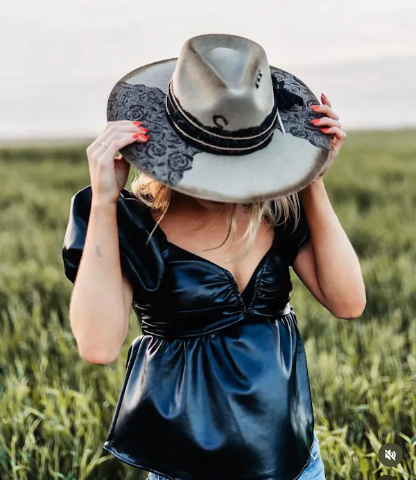 fashion, hat, sun hat, blond, photo shoot, model