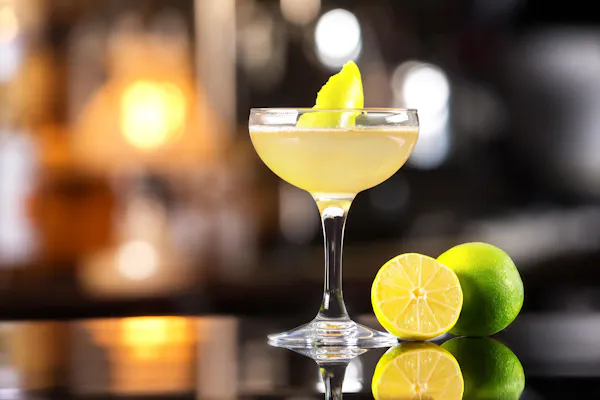 tableware, fruit, alcoholic drink, liquor, food, classic cocktail