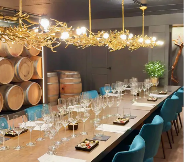 chandelier, light fixture, lighting, furniture, ceiling, restaurant